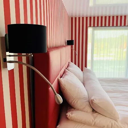 Tatjana Quiet Boutique * Рогашка Слатина